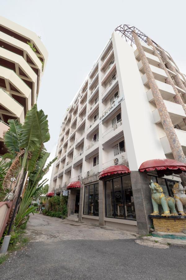 Oyo 75316 Capital Residence Патая Екстериор снимка